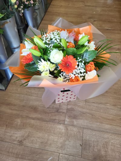 Morning Glory - A beautiful arrangement of soft shaded flowers, thoughtfully arranged in beautiful packaging Ideal for any occasion that calls for a serene and soothing touch